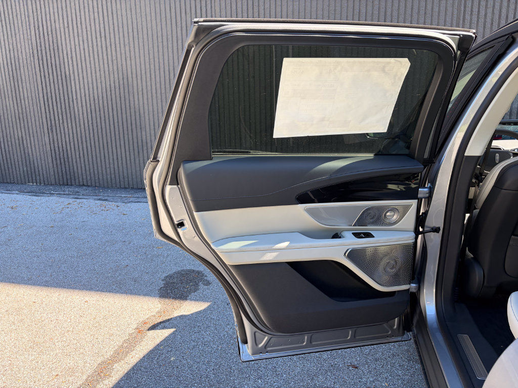 New 2026 Lincoln Nautilus Reserve AWD/4WD image 21