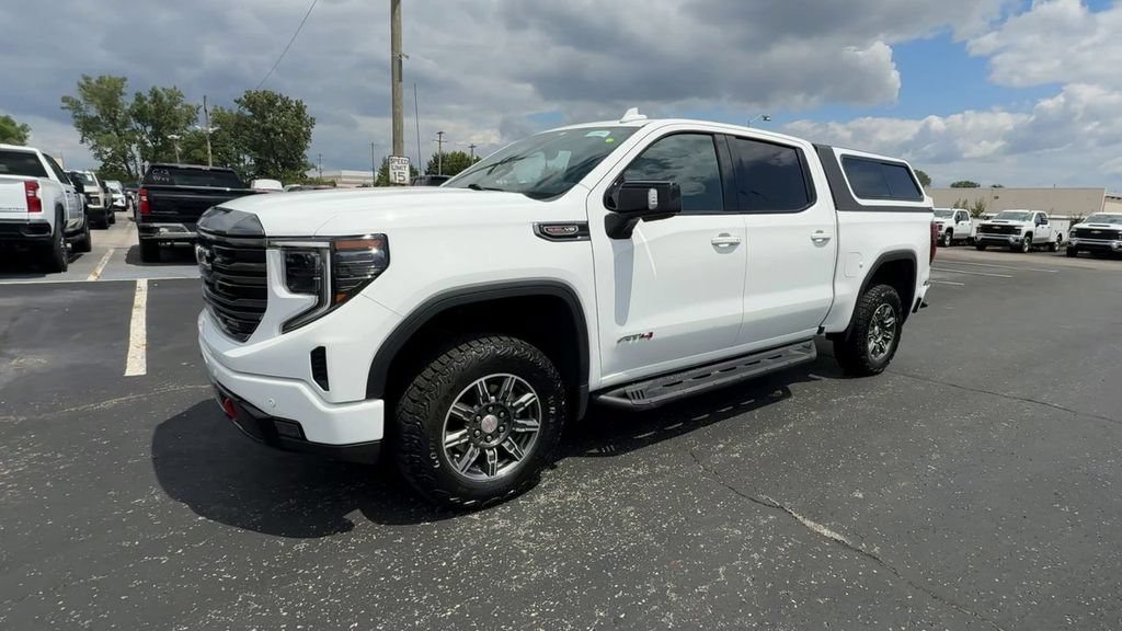Used 2024 GMC Sierra 1500 AT4 w/ Technology Package AWD/4WD image 4