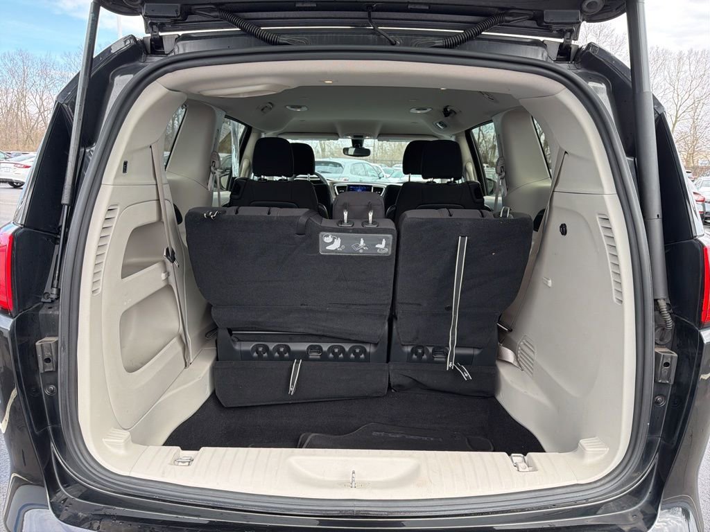 Used 2017 Chrysler Pacifica Touring image 22