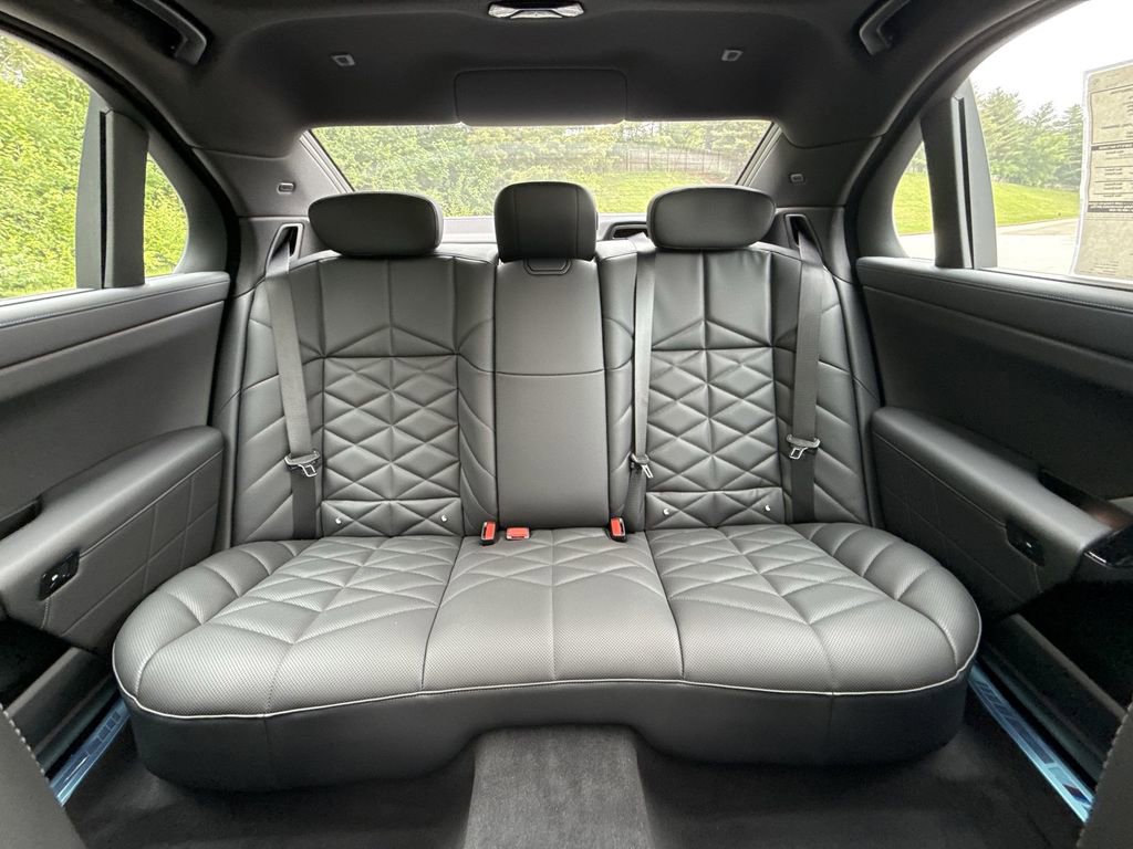 Certified 2025 BMW 740i xDrive image 28