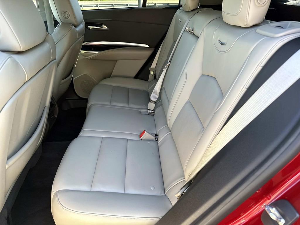Used 2023 Cadillac XT4 Luxury w/ Cold Weather Package FWD image 16