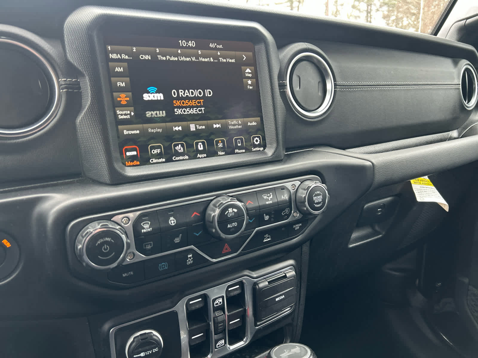 Used 2022 Jeep Wrangler Unlimited Sahara w/ Cold Weather Group image 28