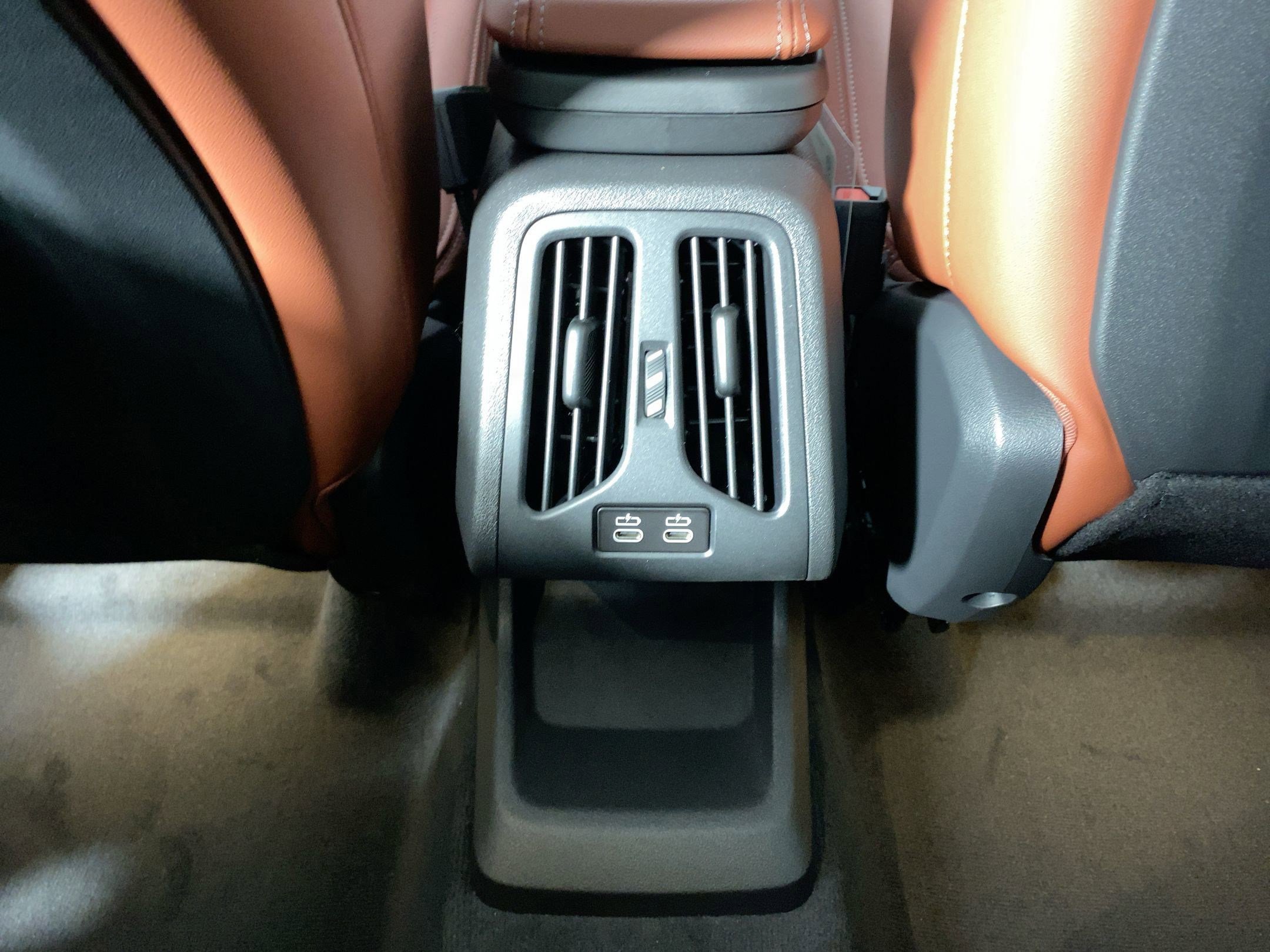 Used 2026 BMW X1 xDrive28i w/ Technology Package image 29