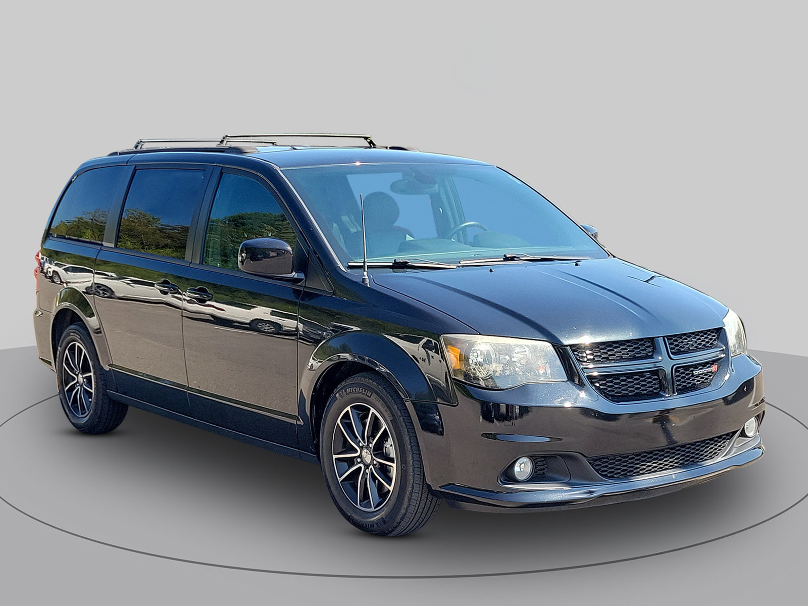 Used 2019 Dodge Grand Caravan GT FWD image 1