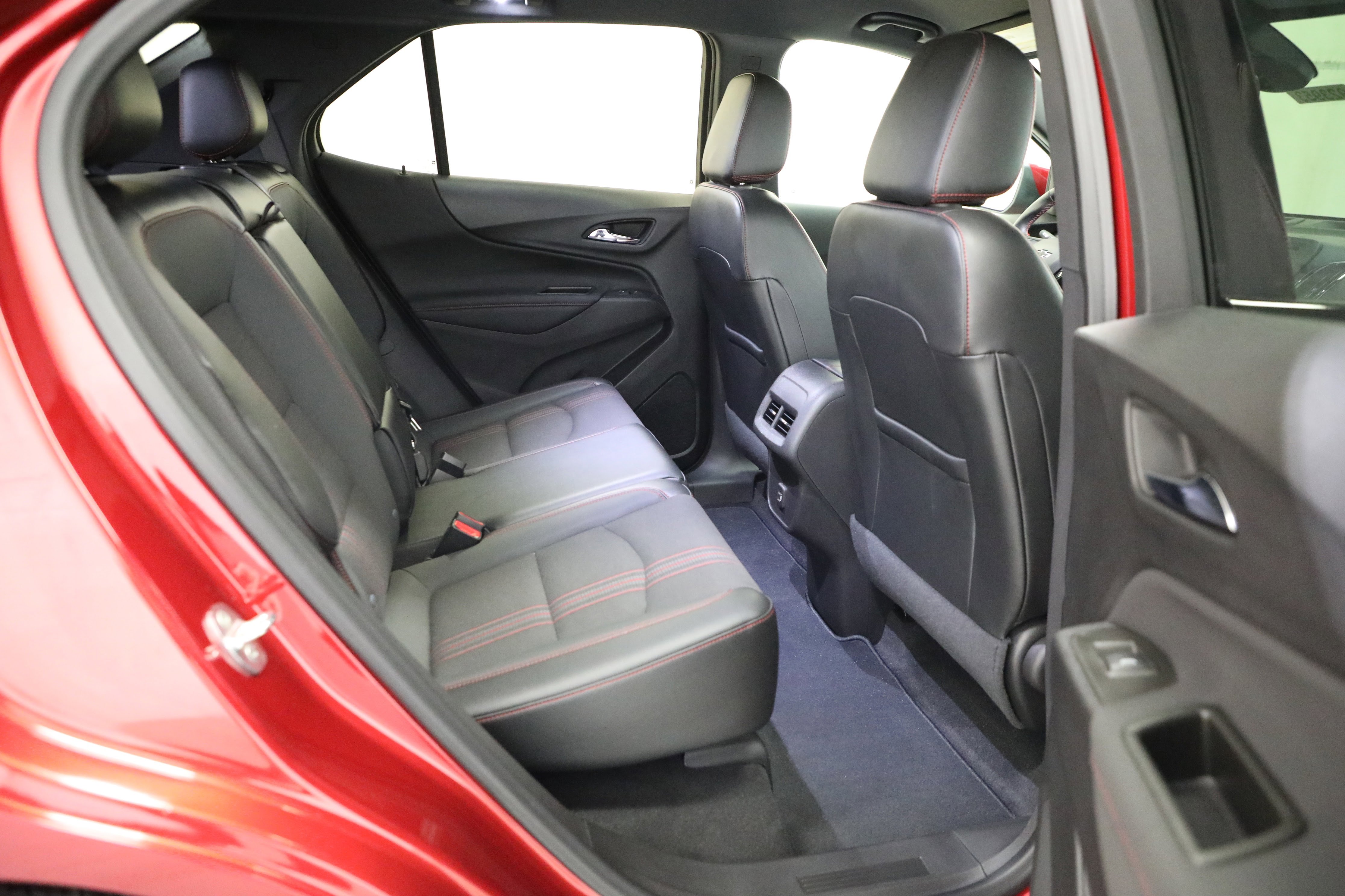 Used 2023 Chevrolet Equinox RS w/ LPO, Floor Liner Package image 17