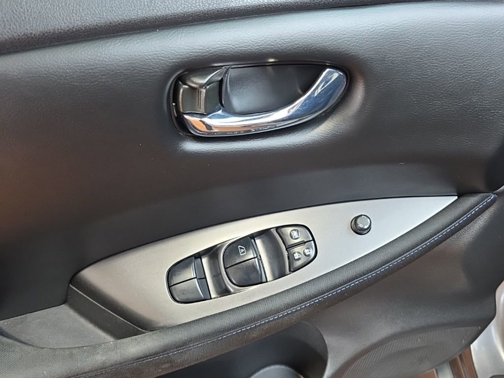 Used 2022 Nissan Leaf S image 22