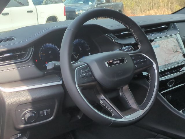 New 2026 Jeep Grand Cherokee Altitude RWD image 31