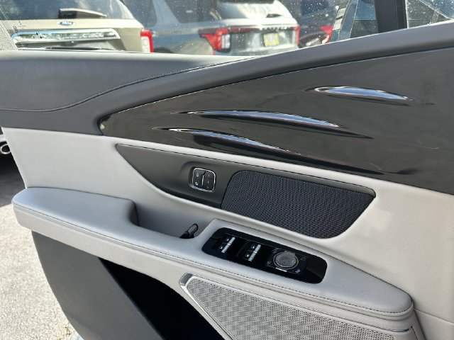 Certified 2024 Lincoln Nautilus Premier AWD/4WD image 31