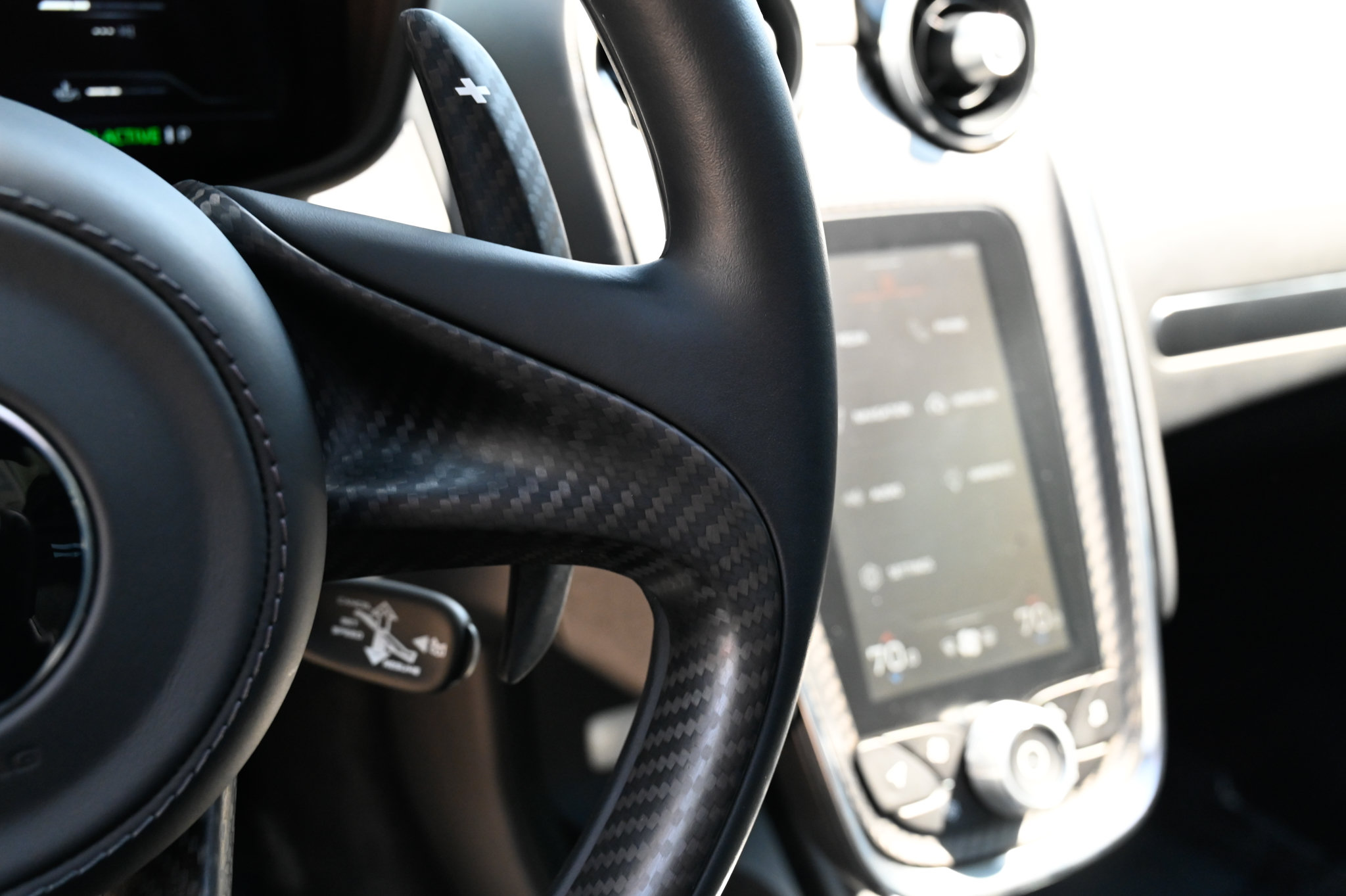 Used 2023 McLaren GT RWD image 25