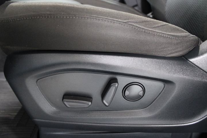 Used 2023 Ford Explorer XLT image 18