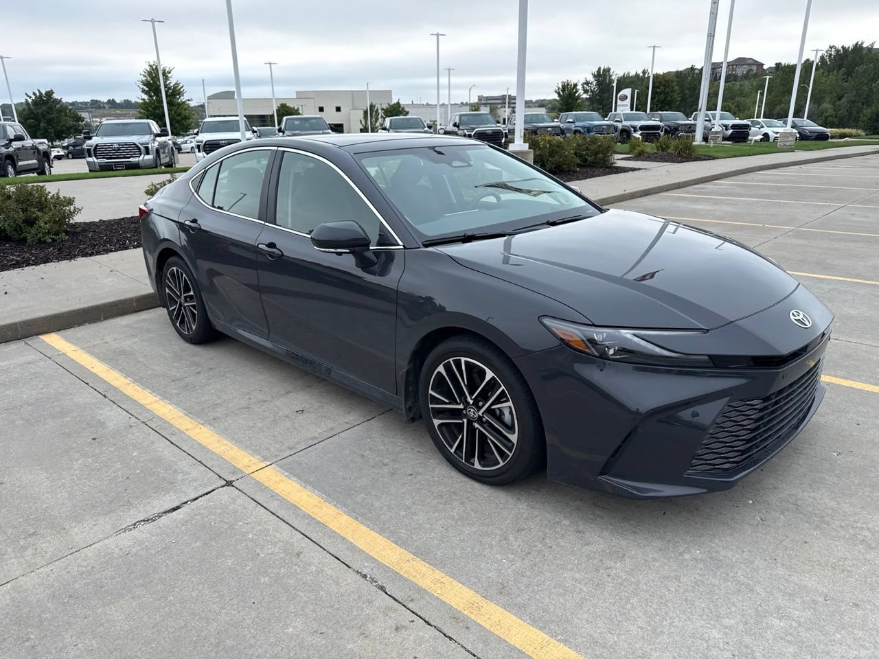 Used 2025 Toyota Camry XLE w/ Premium Plus Package FWD image 8