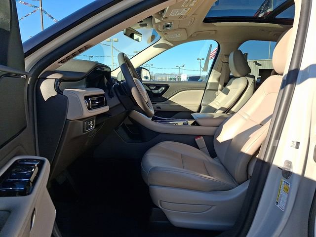 Used 2023 Lincoln Aviator AWD w/ Premium Package image 13