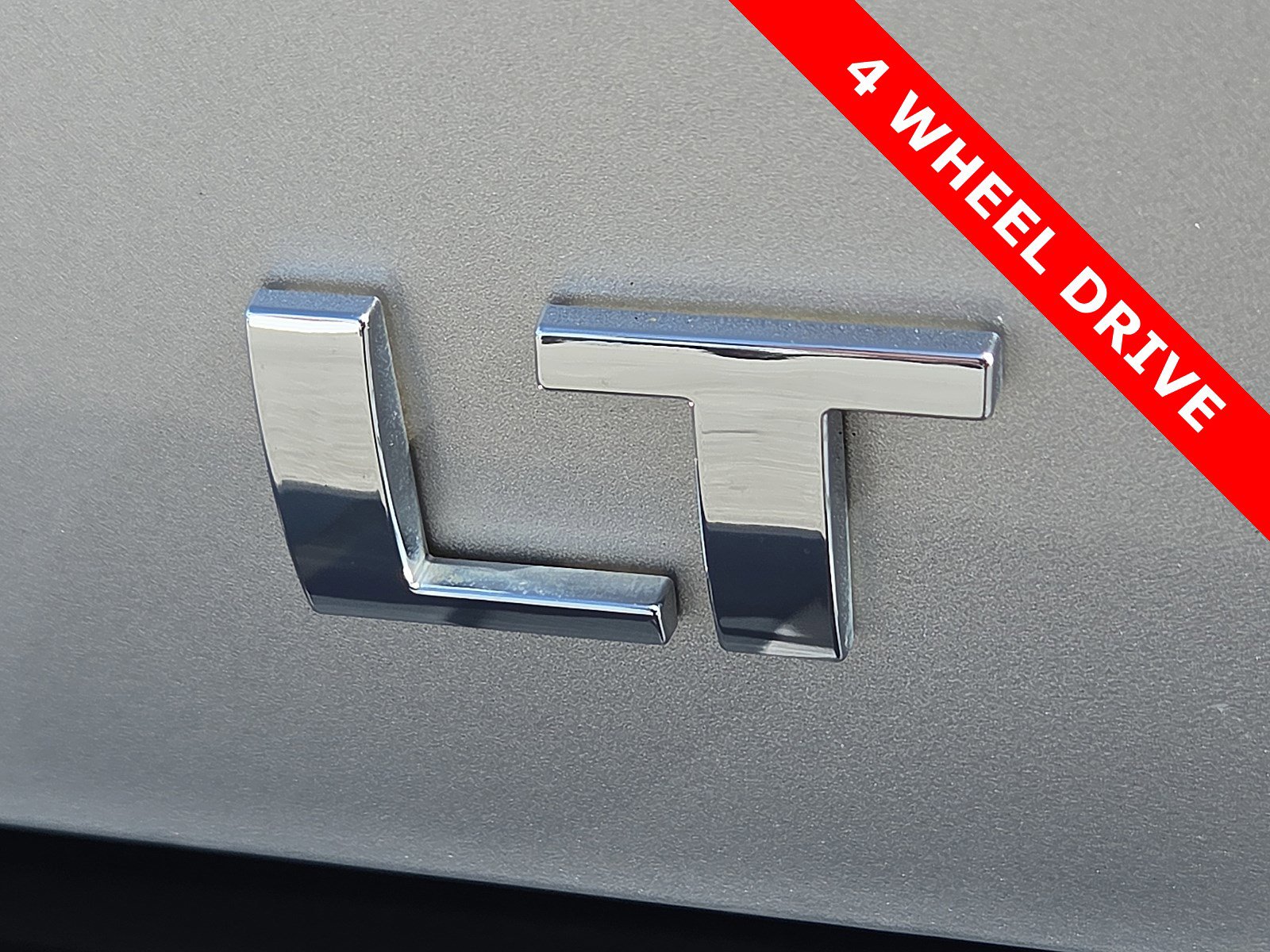 Used 2018 Chevrolet Silverado 1500 LT w/ Texas Edition image 8