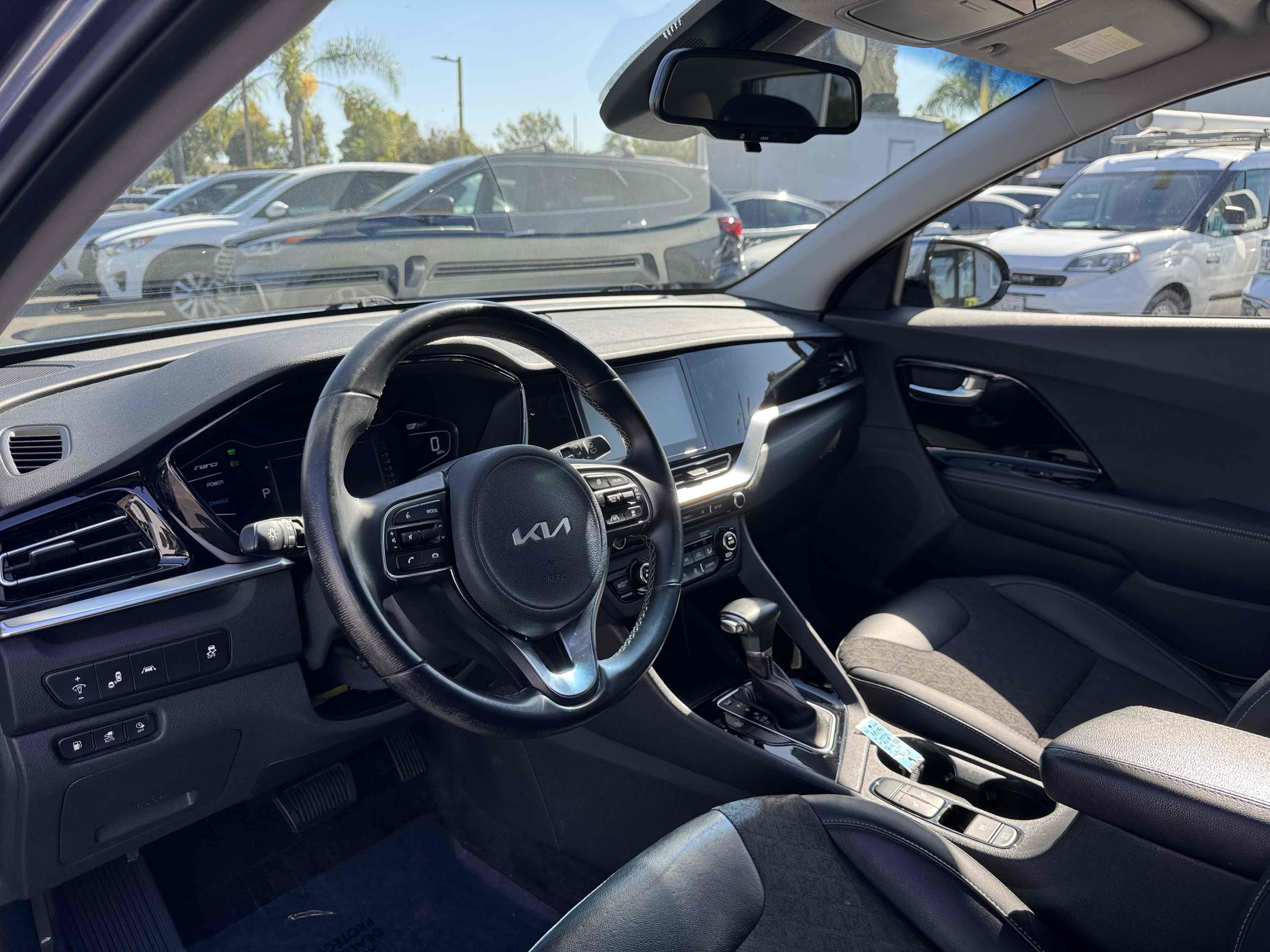 Used 2022 Kia Niro EX FWD image 11