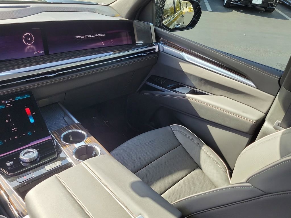 Used 2025 Cadillac Escalade ESV Premium Luxury w/ LPO, Floor Liner Package image 21