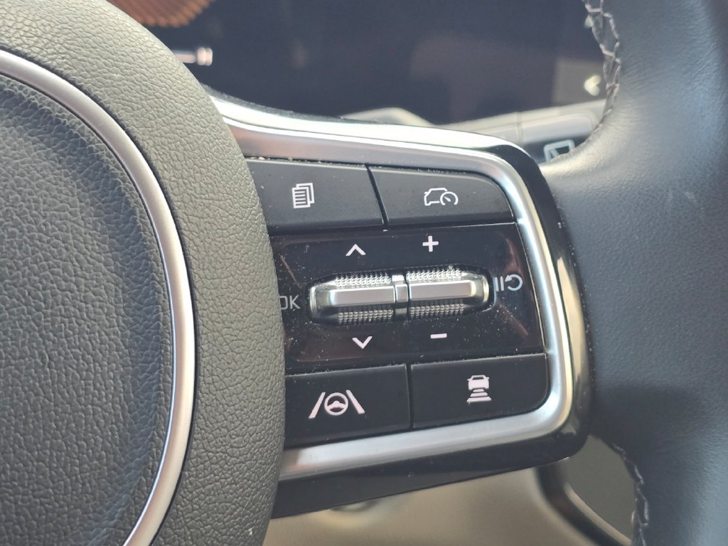 Certified 2025 Kia Sorento EX FWD image 20