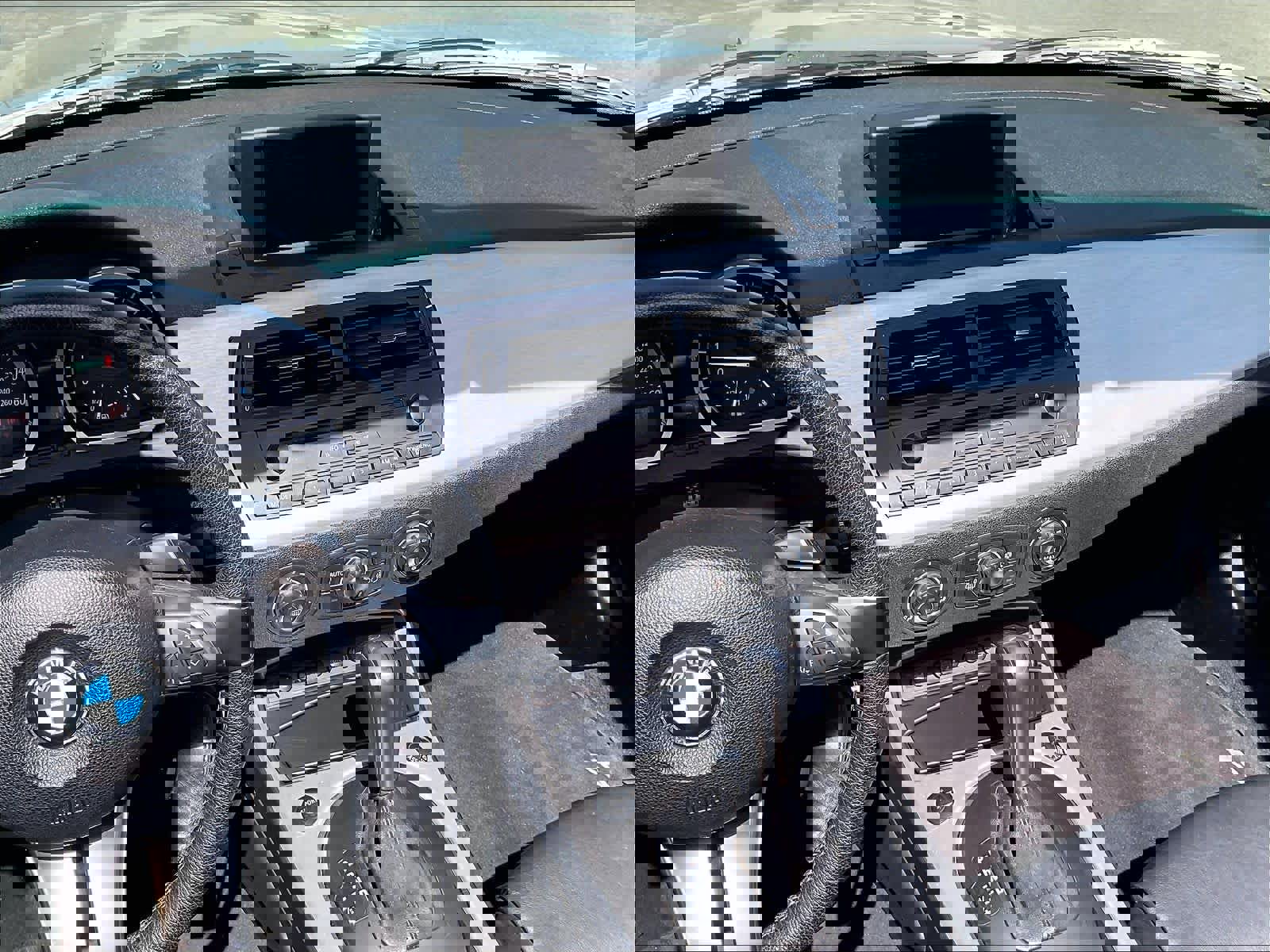 Used 2008 BMW Z4 3.0si image 9