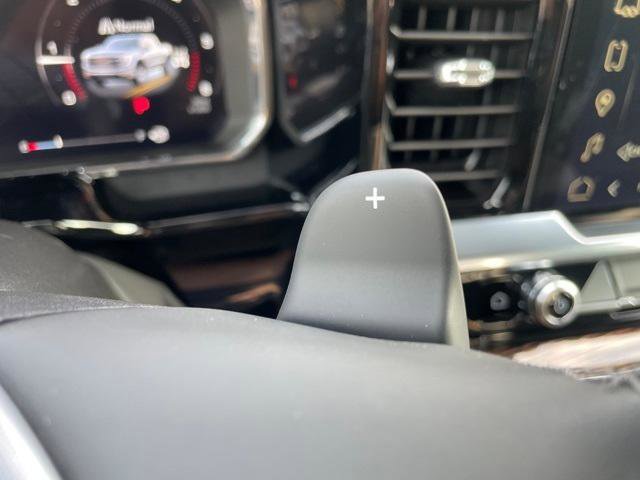 New 2026 GMC Sierra 1500 Elevation w/ LPO, Elevation Black Package image 17