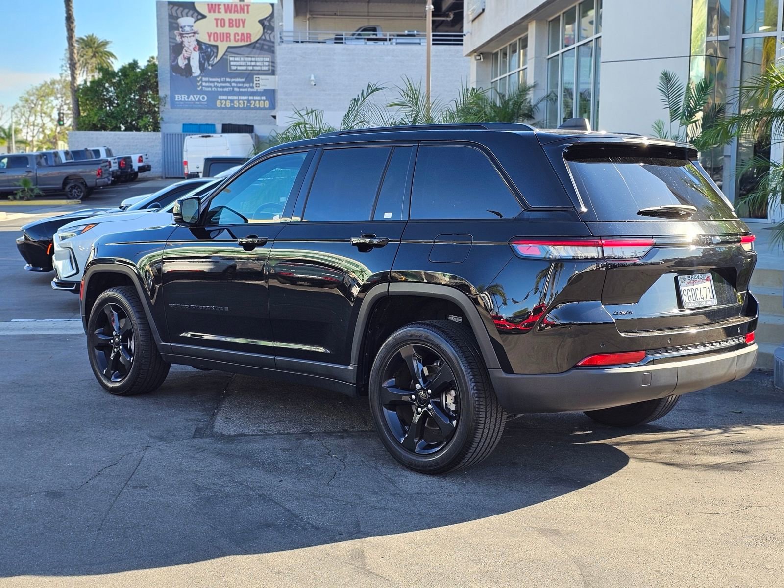 Used 2023 Jeep Grand Cherokee Altitude image 5