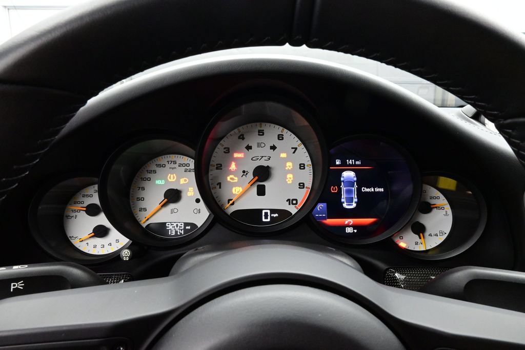 Used 2018 Porsche 911 GT3 RWD image 9