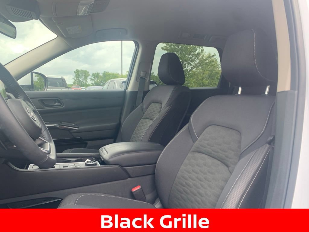 Certified 2025 Nissan Pathfinder SV w/ Black Appearance Package AWD/4WD image 11