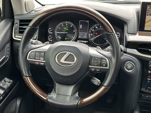 Used 2018 Lexus LX 570 4WD image 26