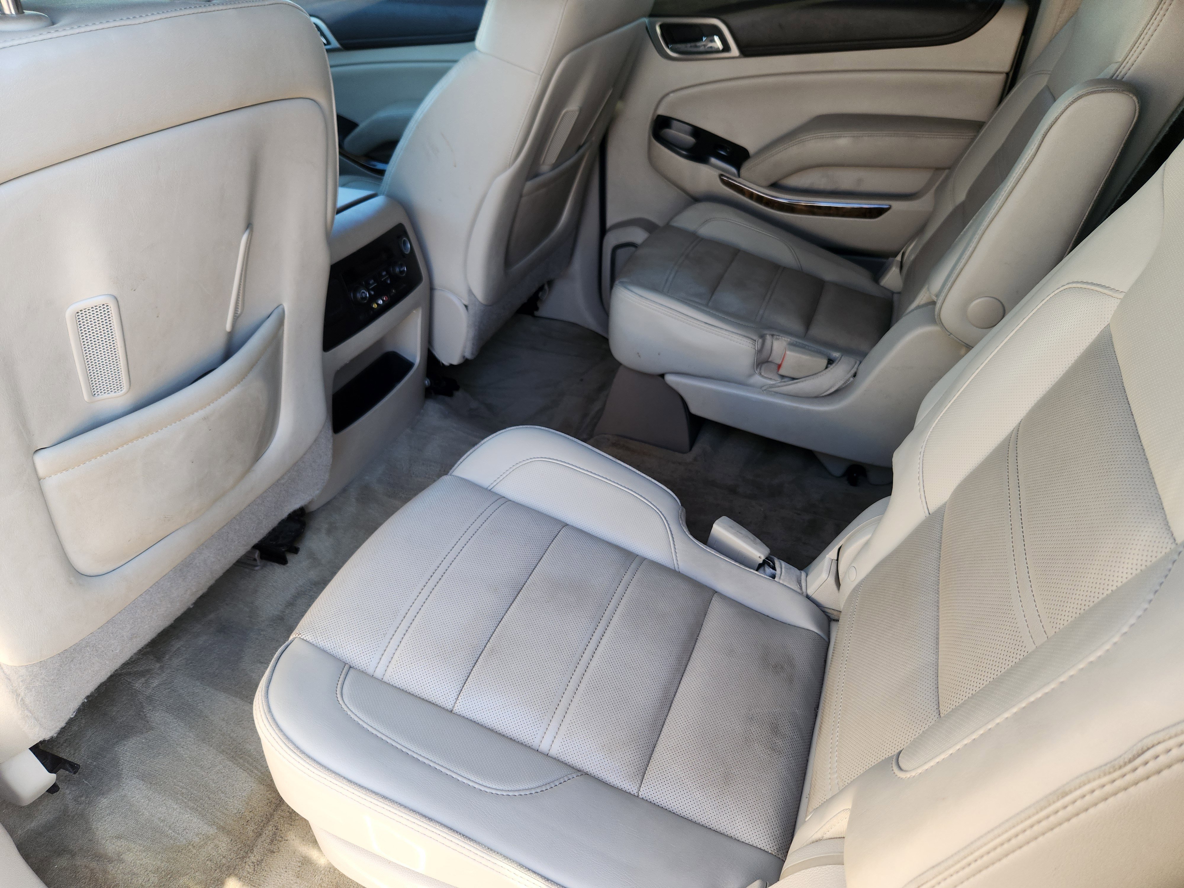 Used 2015 GMC Yukon XL Denali image 19