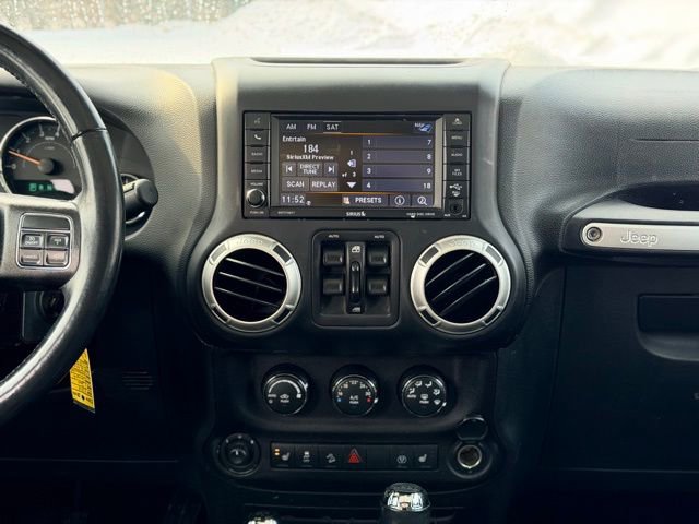 Used 2018 Jeep Wrangler Unlimited Sahara w/ Connectivity Group image 18