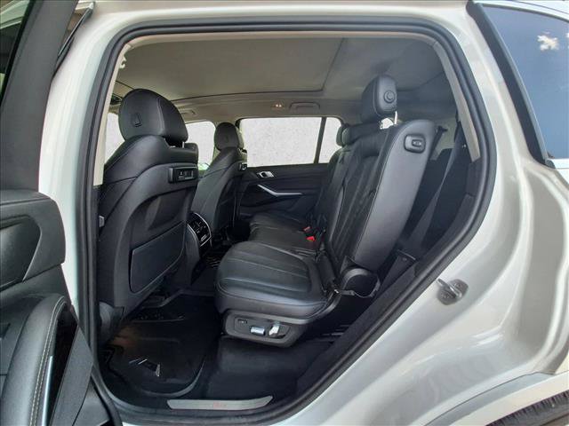 Used 2020 BMW X7 xDrive40i w/ Cold Weather Package AWD/4WD image 22