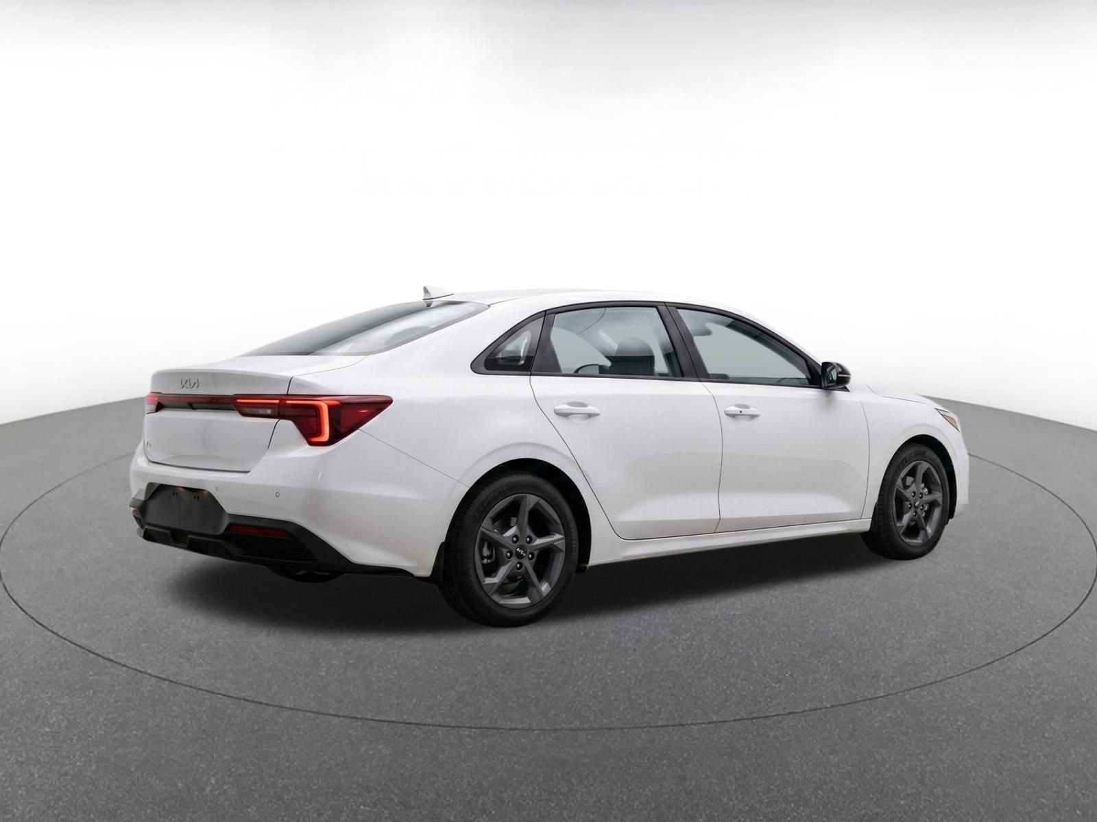 Used 2025 Kia K4 FWD image 9