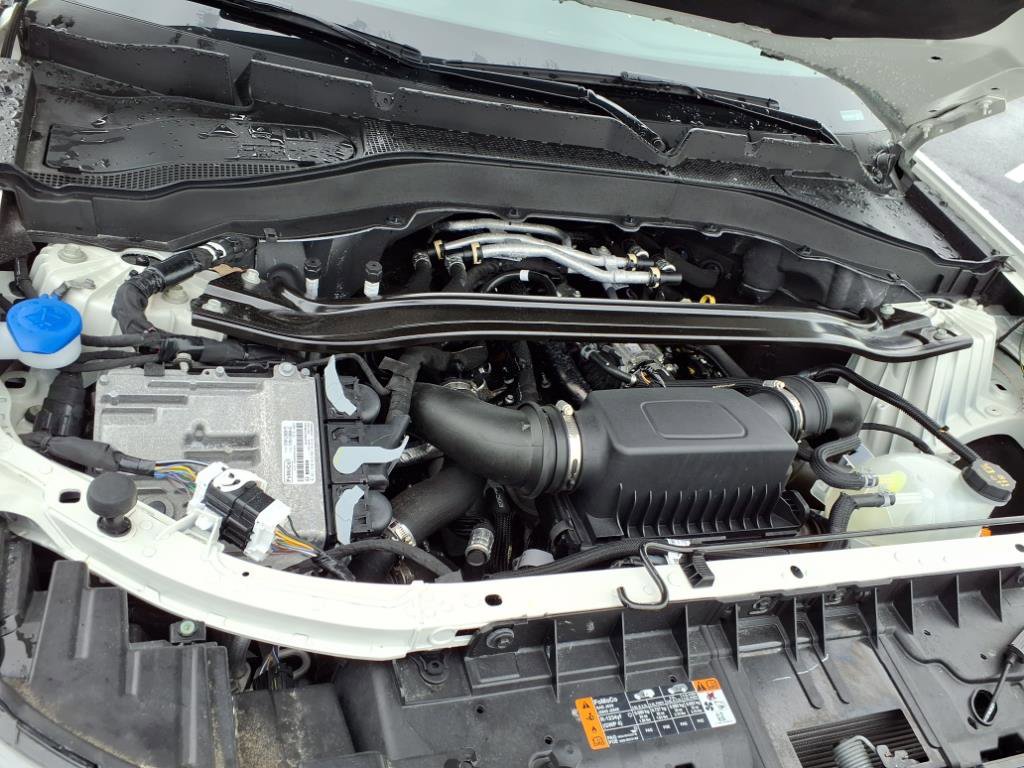Used 2025 Ford Explorer ST image 39