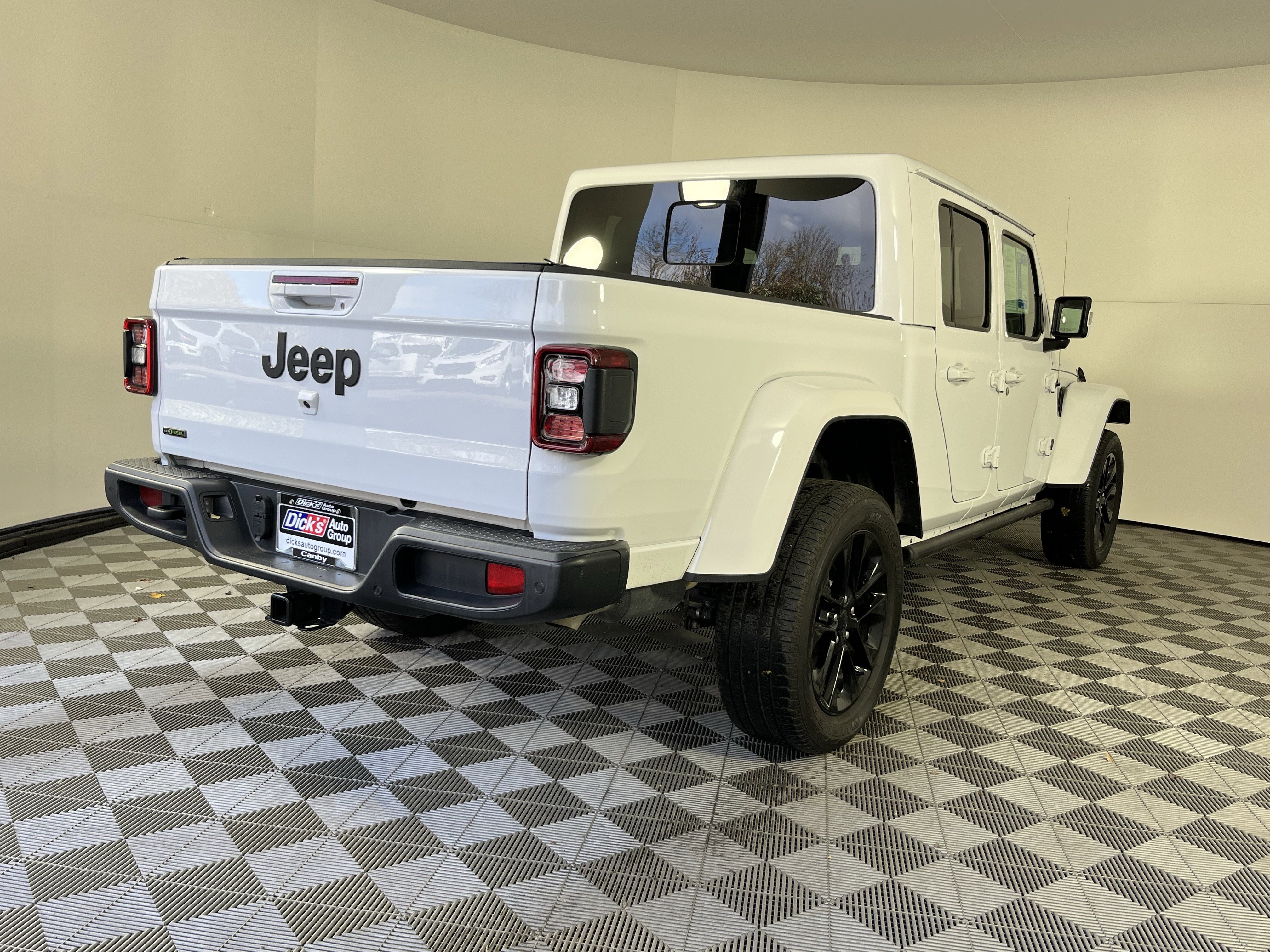 Used 2023 Jeep Gladiator Overland image 6