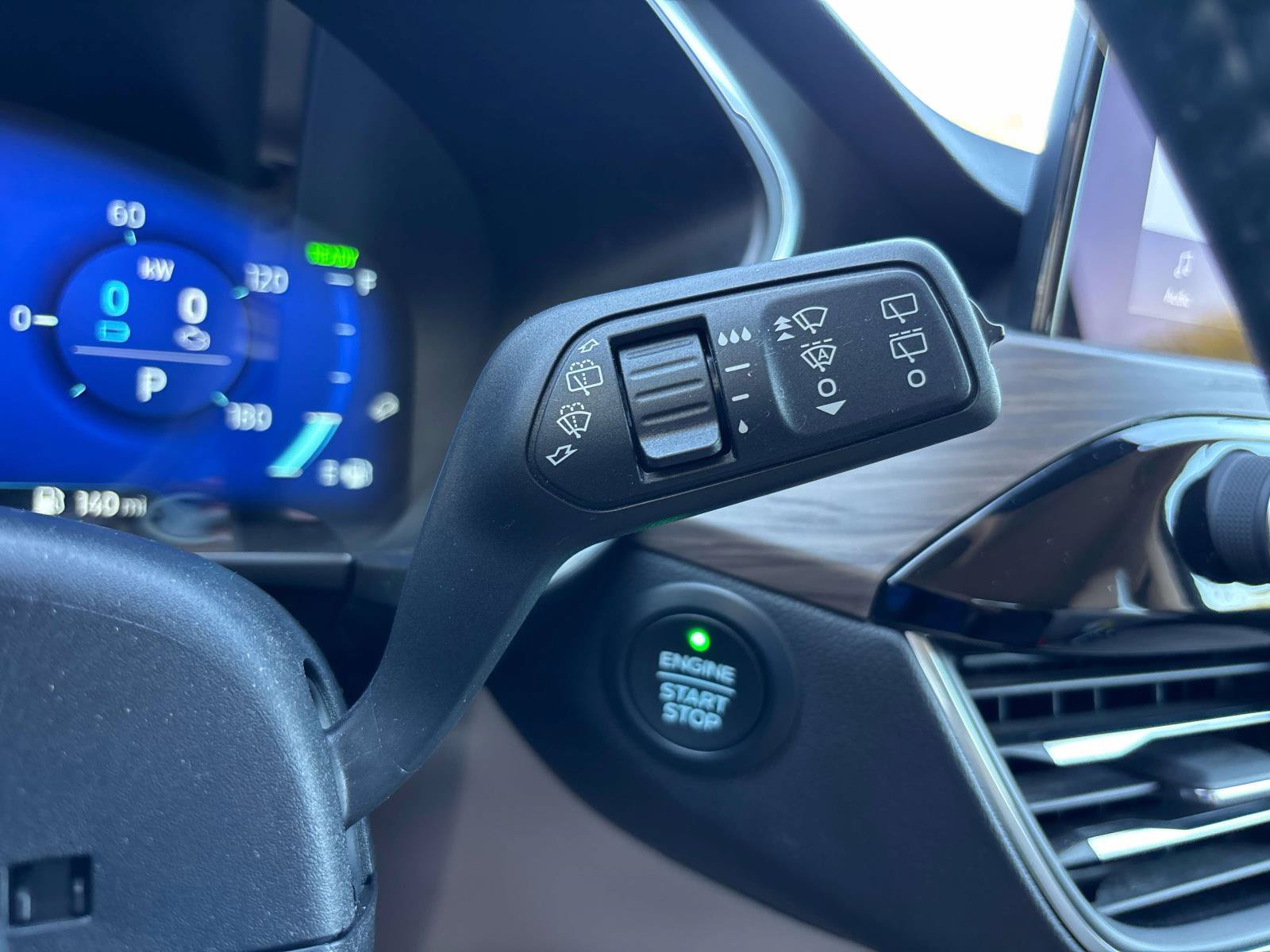 Used 2020 Ford Escape Titanium FWD image 29