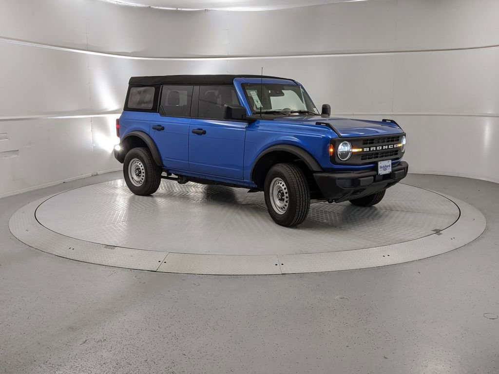 New 2025 Ford Bronco 4-Door image 1