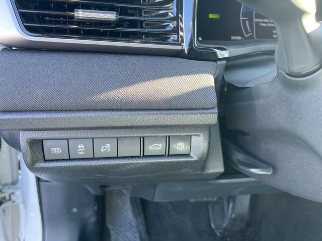 Used 2025 Toyota Camry LE image 25