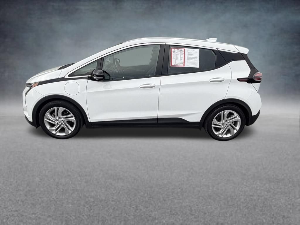 Used 2022 Chevrolet Bolt LT FWD image 2