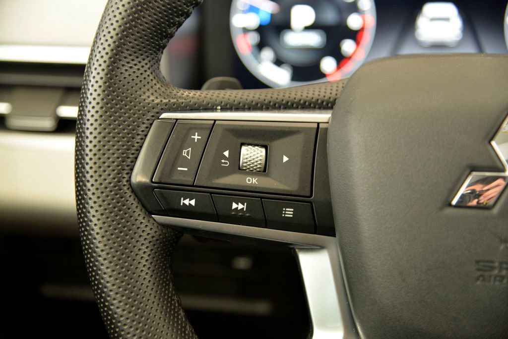 Used 2023 Mitsubishi Outlander SEL image 22