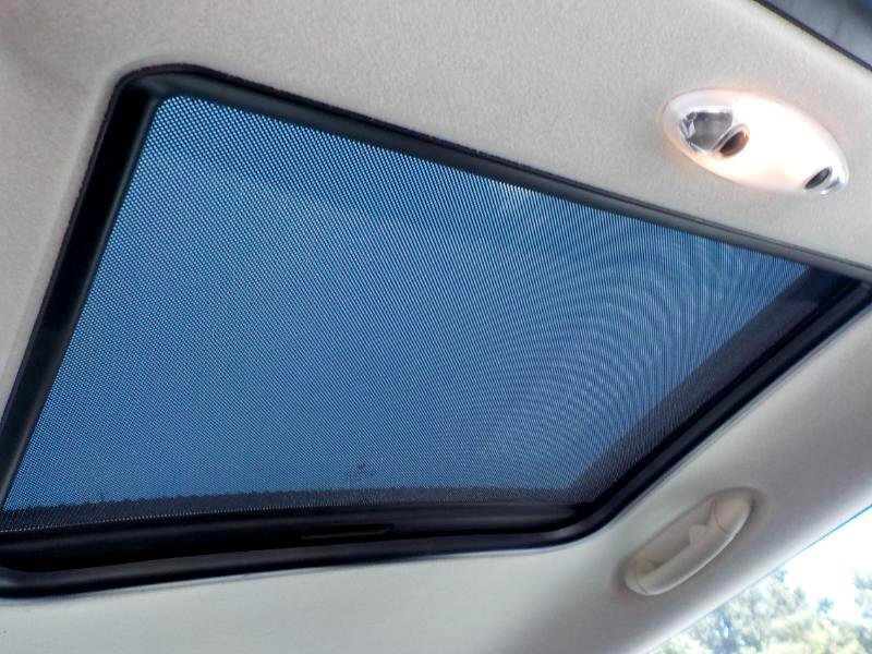 Used 2011 MINI Cooper Clubman w/ Premium Pkg image 24