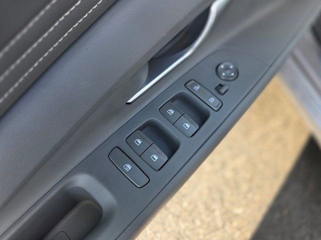 Certified 2025 Hyundai Elantra Sport image 18