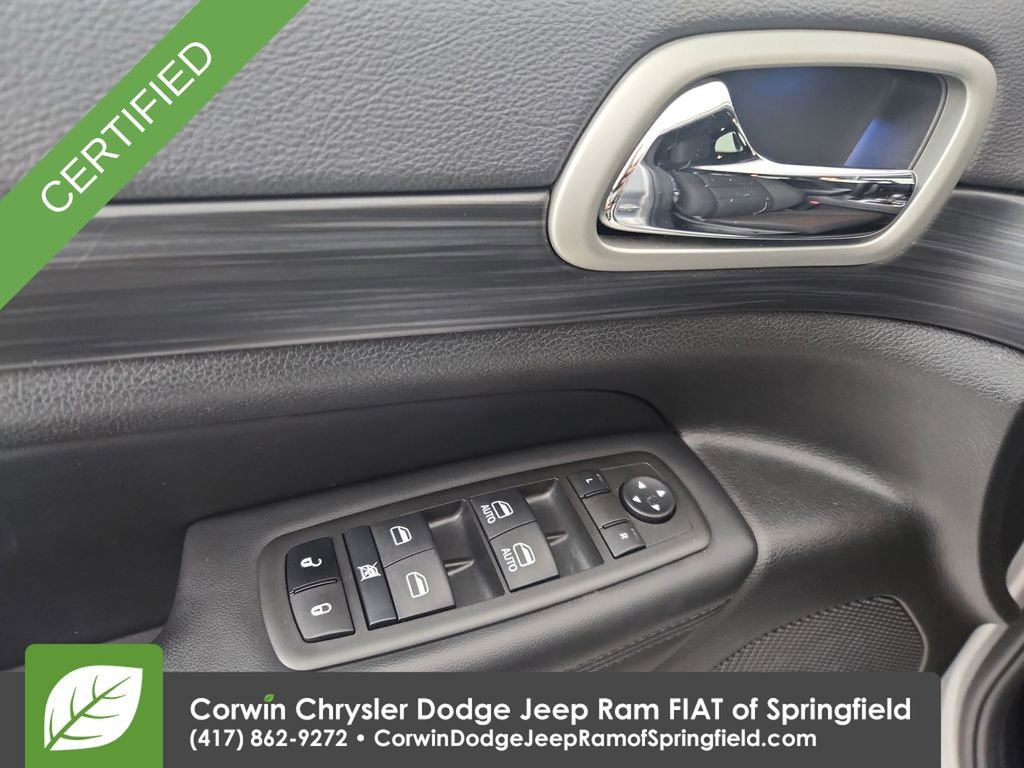 Used 2021 Jeep Grand Cherokee Laredo AWD/4WD image 21