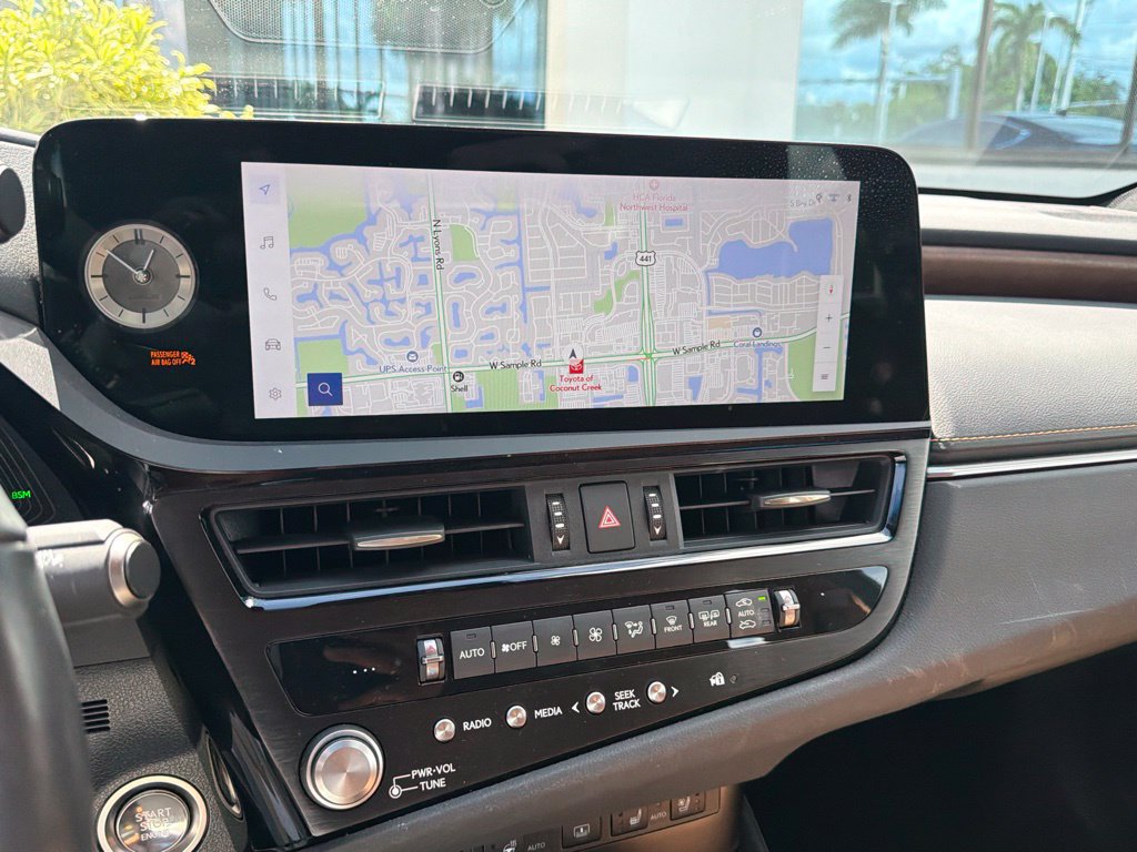 Certified 2024 Lexus ES 350 w/ Technology Package FWD image 3