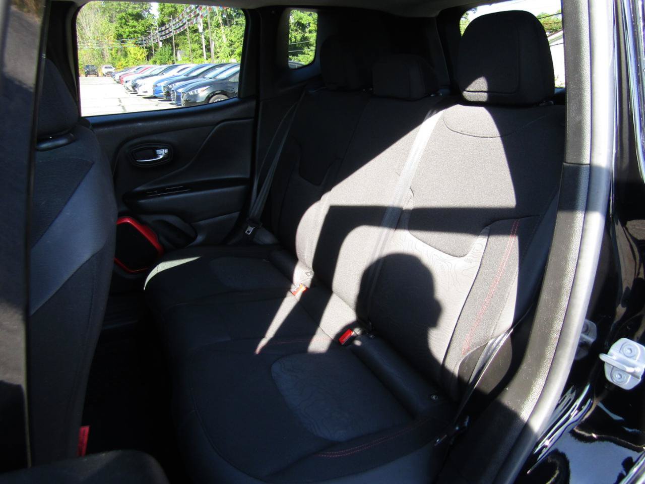 Used 2018 Jeep Renegade Trailhawk w/ UConnect 8.4 Nav Group AWD/4WD image 20