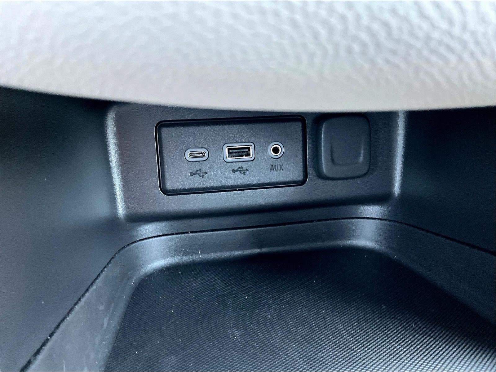 Used 2024 Chevrolet Equinox LS w/ Midnight Edition FWD image 16
