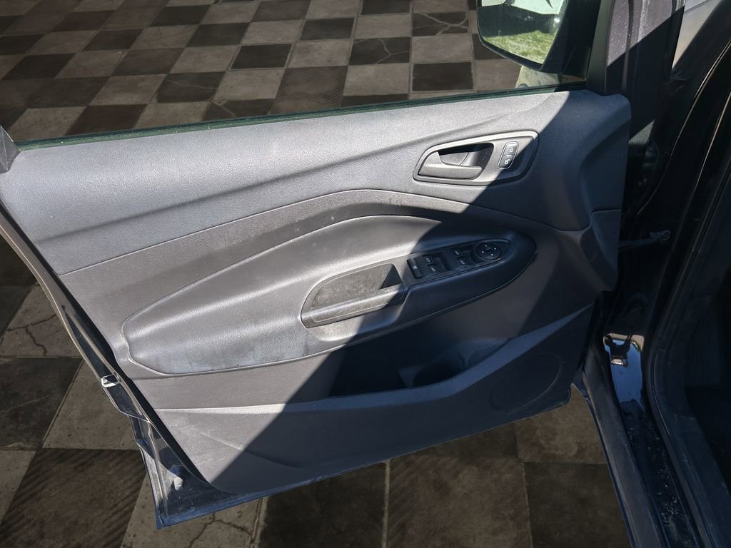 Used 2017 Ford Escape S FWD image 18