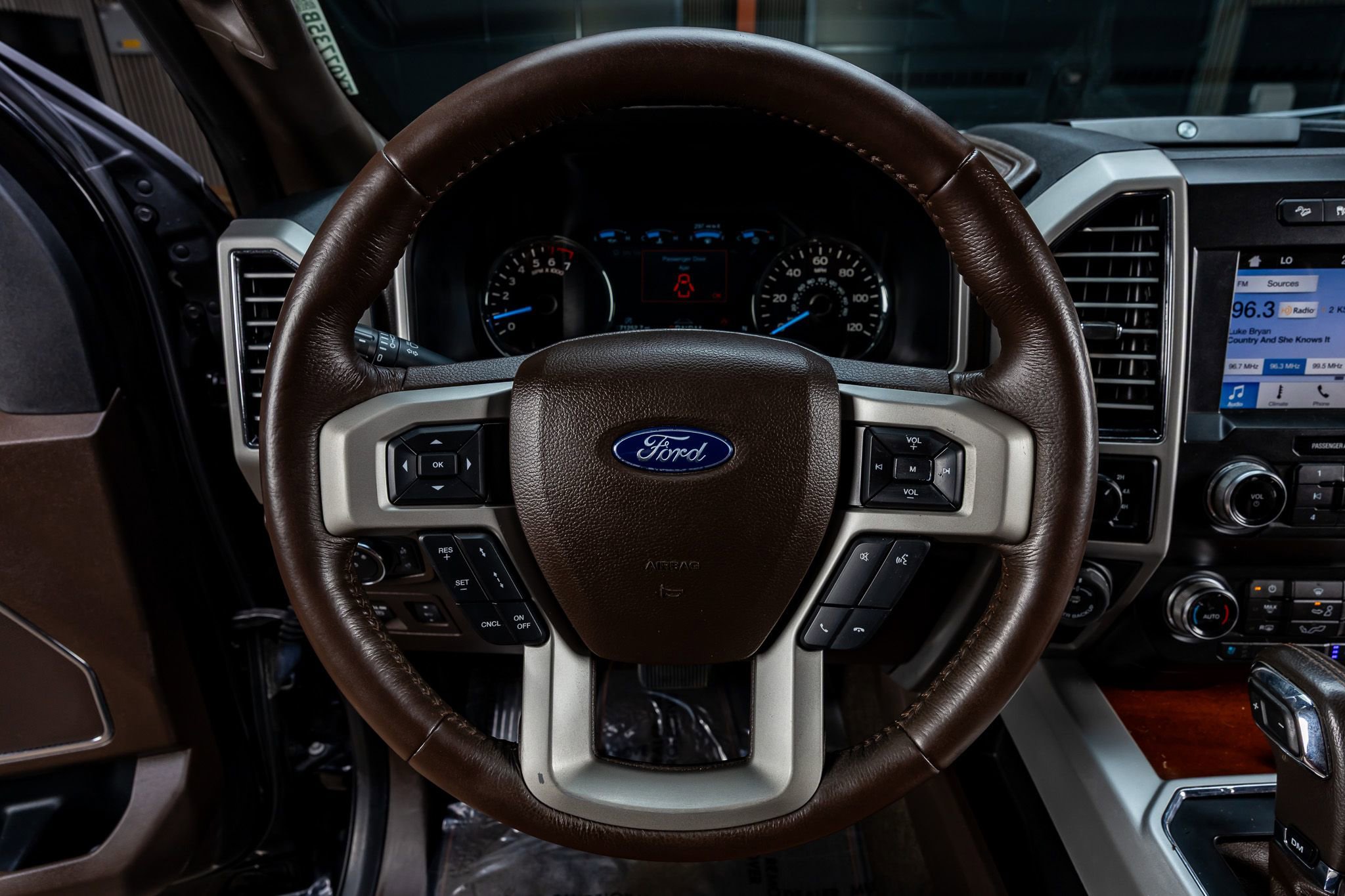 Used 2019 Ford F150 King Ranch w/ Equipment Group 601A Luxury AWD/4WD image 18