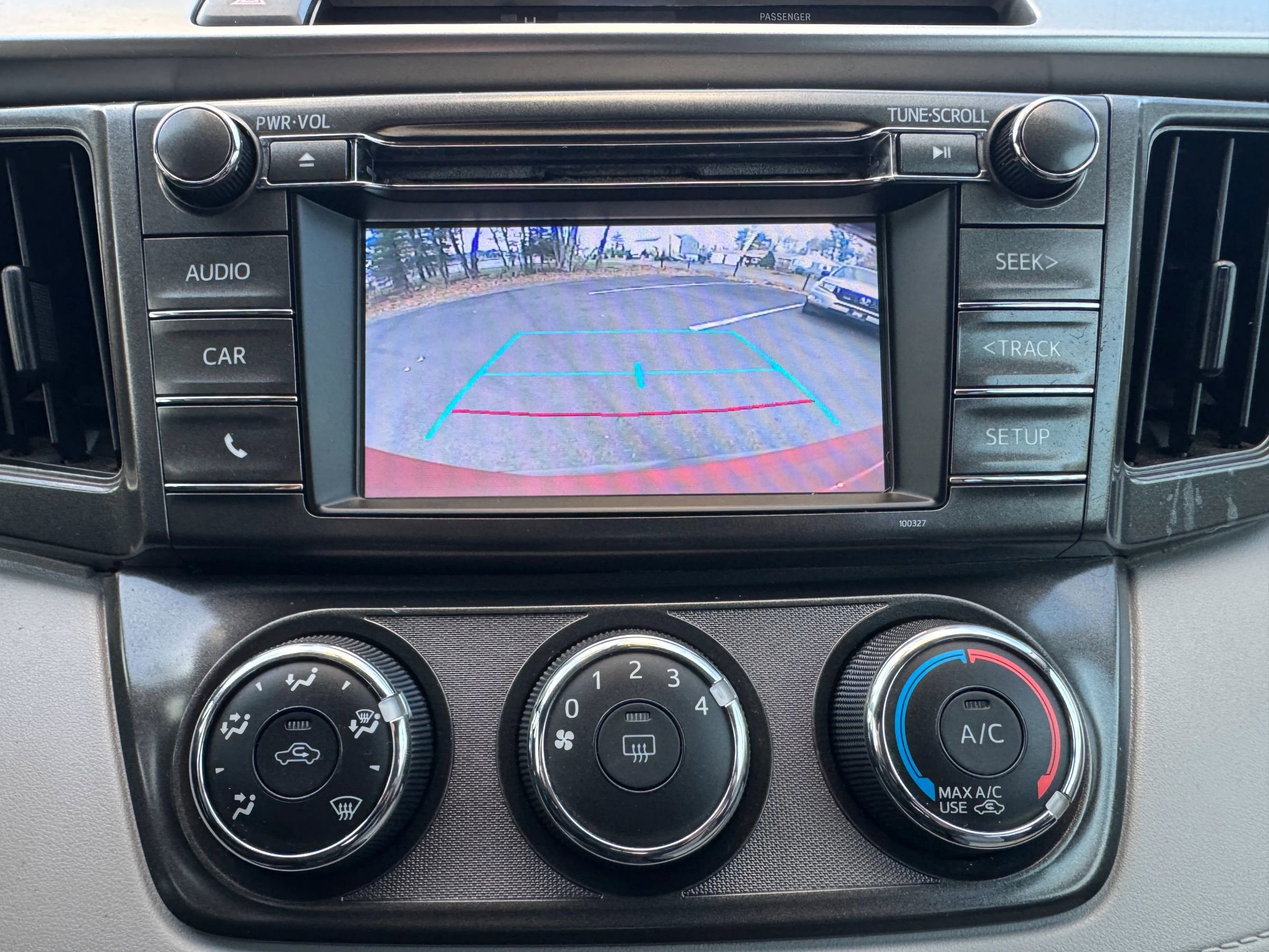 Used 2015 Toyota RAV4 LE image 23