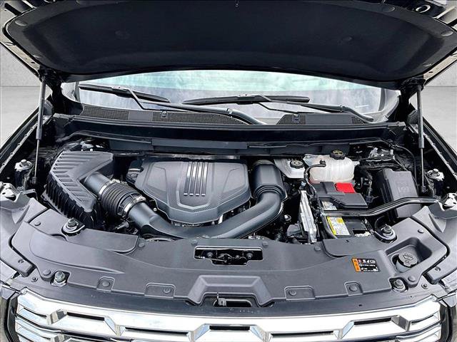 Used 2025 GMC Acadia Denali w/ LPO, Floor Liner Package FWD image 11