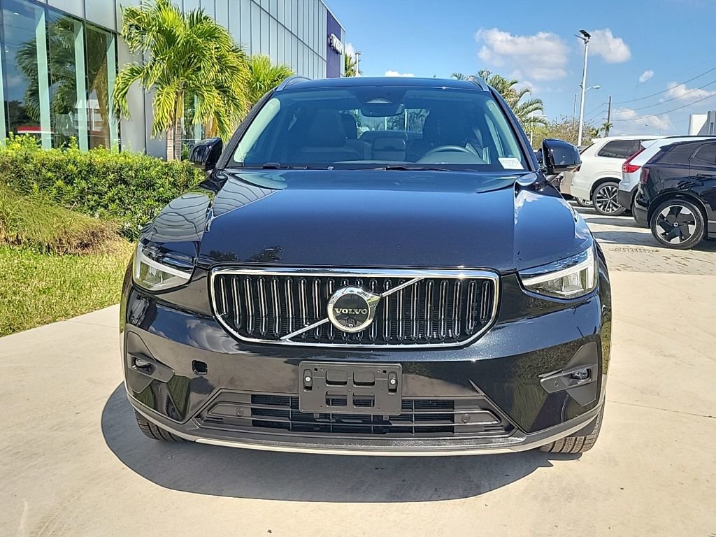 Used 2025 Volvo XC40 B5 Plus video 2