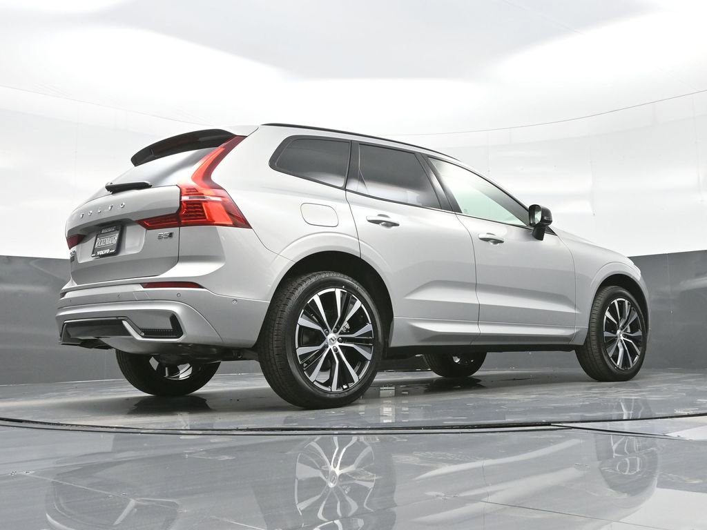 Used 2025 Volvo XC60 B5 Plus w/ Climate Package image 23