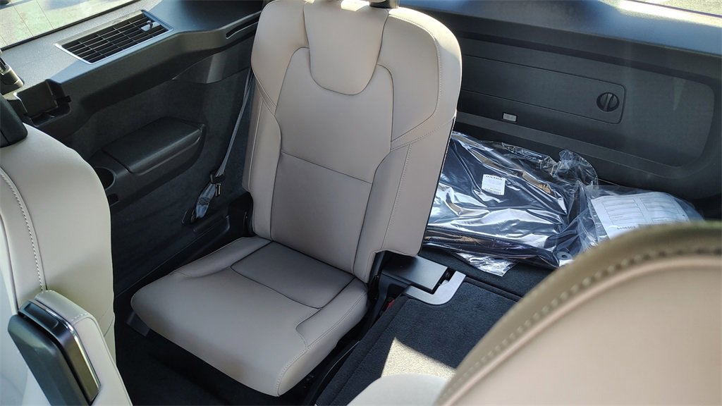 New 2026 Volvo XC90 B6 Plus image 30